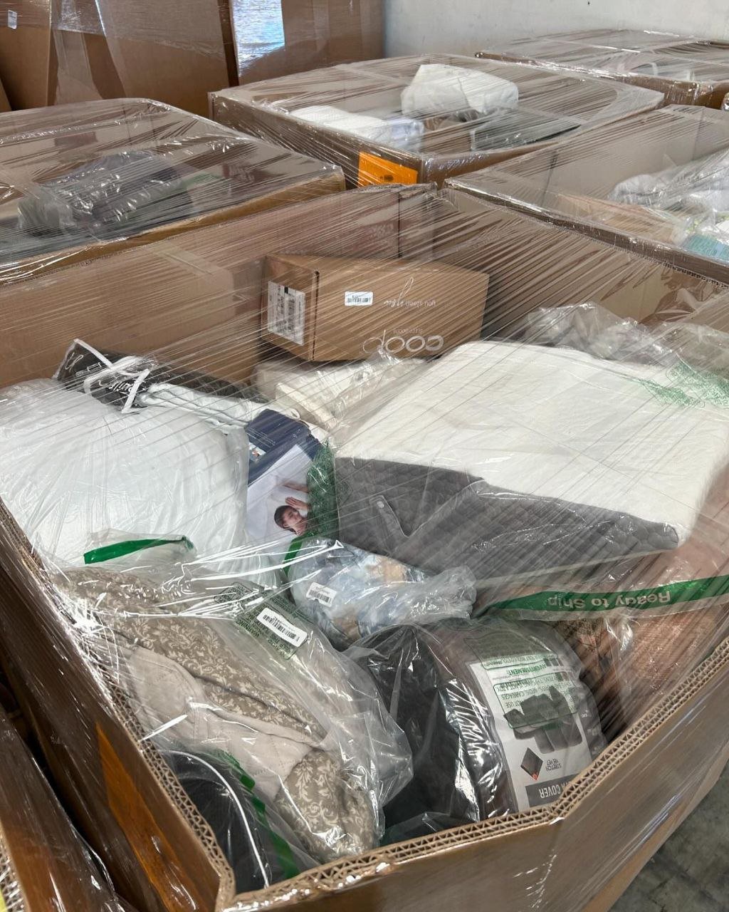 Bedding & Comforters Liquidation Pallet - Image 3